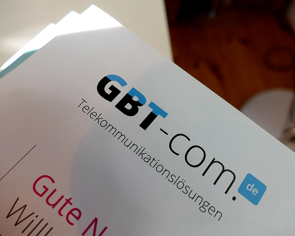 schlichtes Logodesign und Corporate design Entwicklung