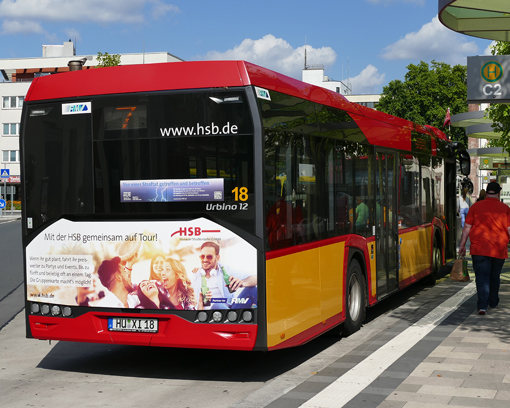 Gestaltung mit Formschnit der Heckseite des Busses der Hanauer Verkehrsbetriebe